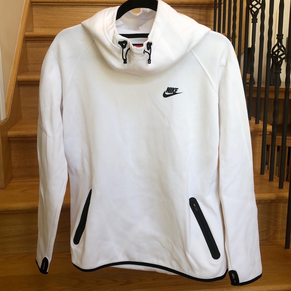 White Nike sweatshirt with cowell neck and hood